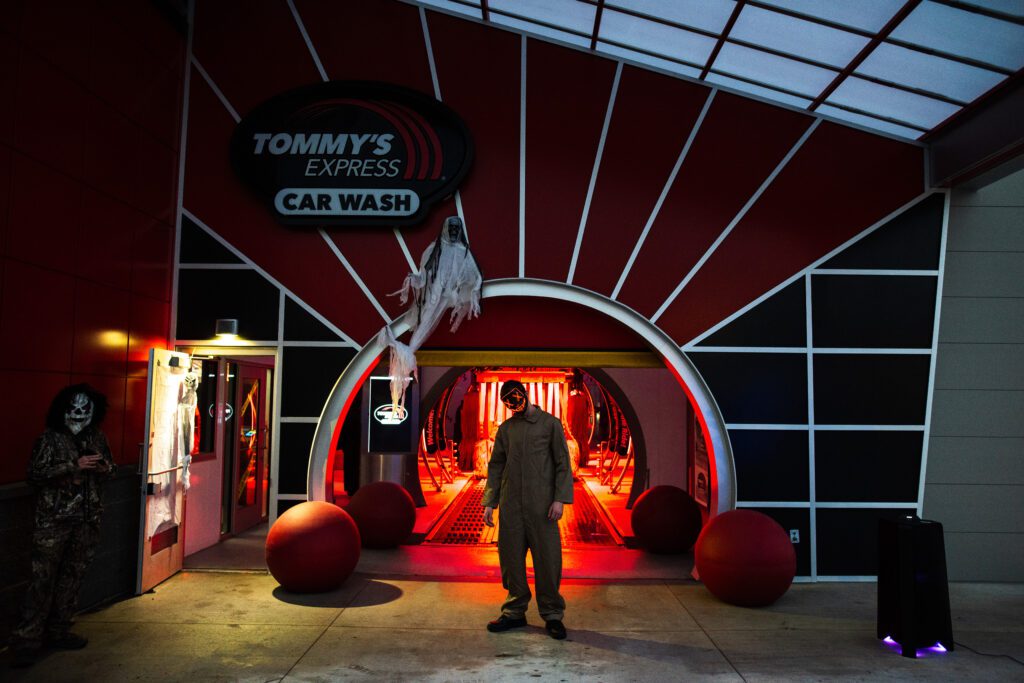 tunnel of terror at tommys express